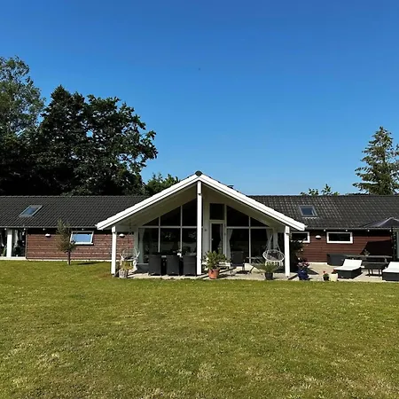 Hegge - 300m From The Sea By Interhome *