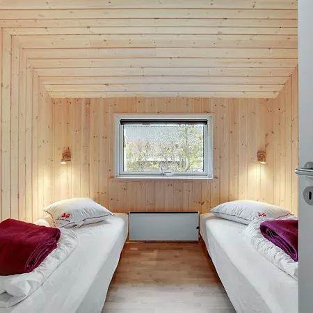 Hegge - 300m From The Sea By Interhome Bøtø By