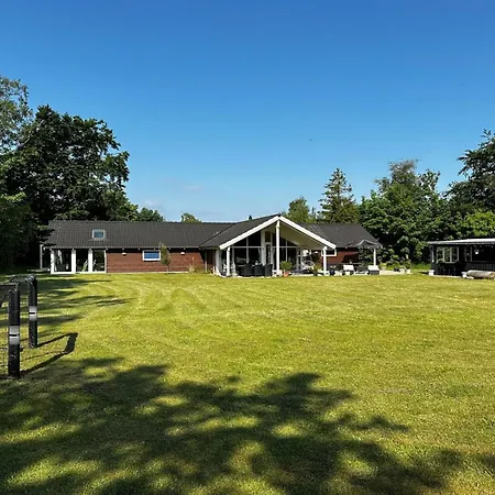 Hegge - 300m From The Sea By Interhome *